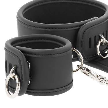 Set di Manette BDSM in Pelle Vegan e Metallo Nickel Free per Giocatori Esperti